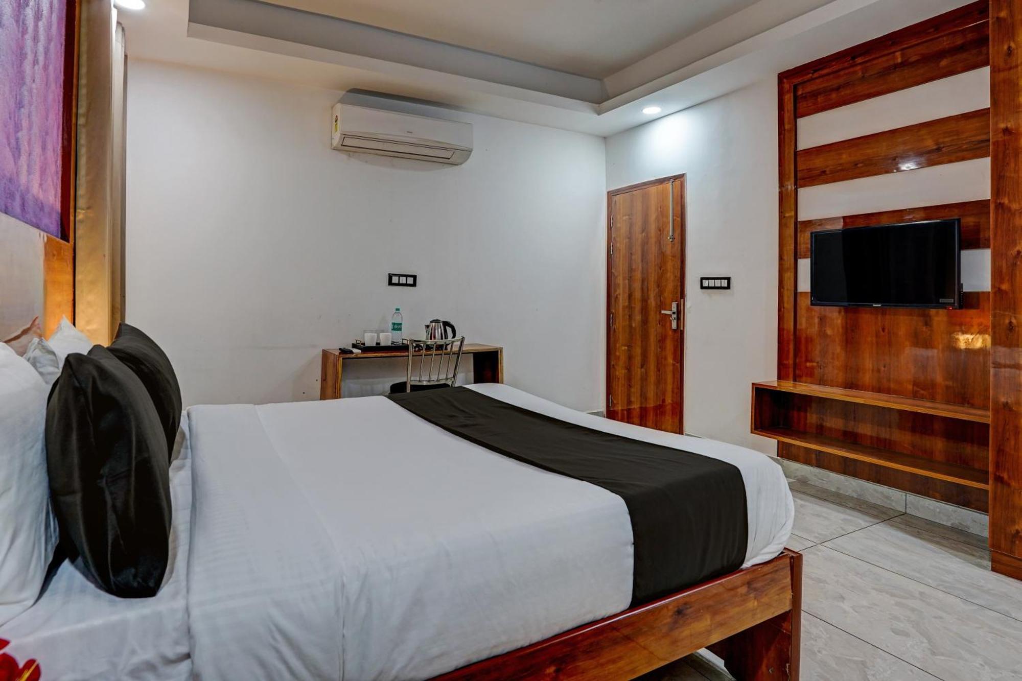 Hotel Hight Krone A Family Hotel Near Igi Airport Delhi Νέο Δελχί Εξωτερικό φωτογραφία