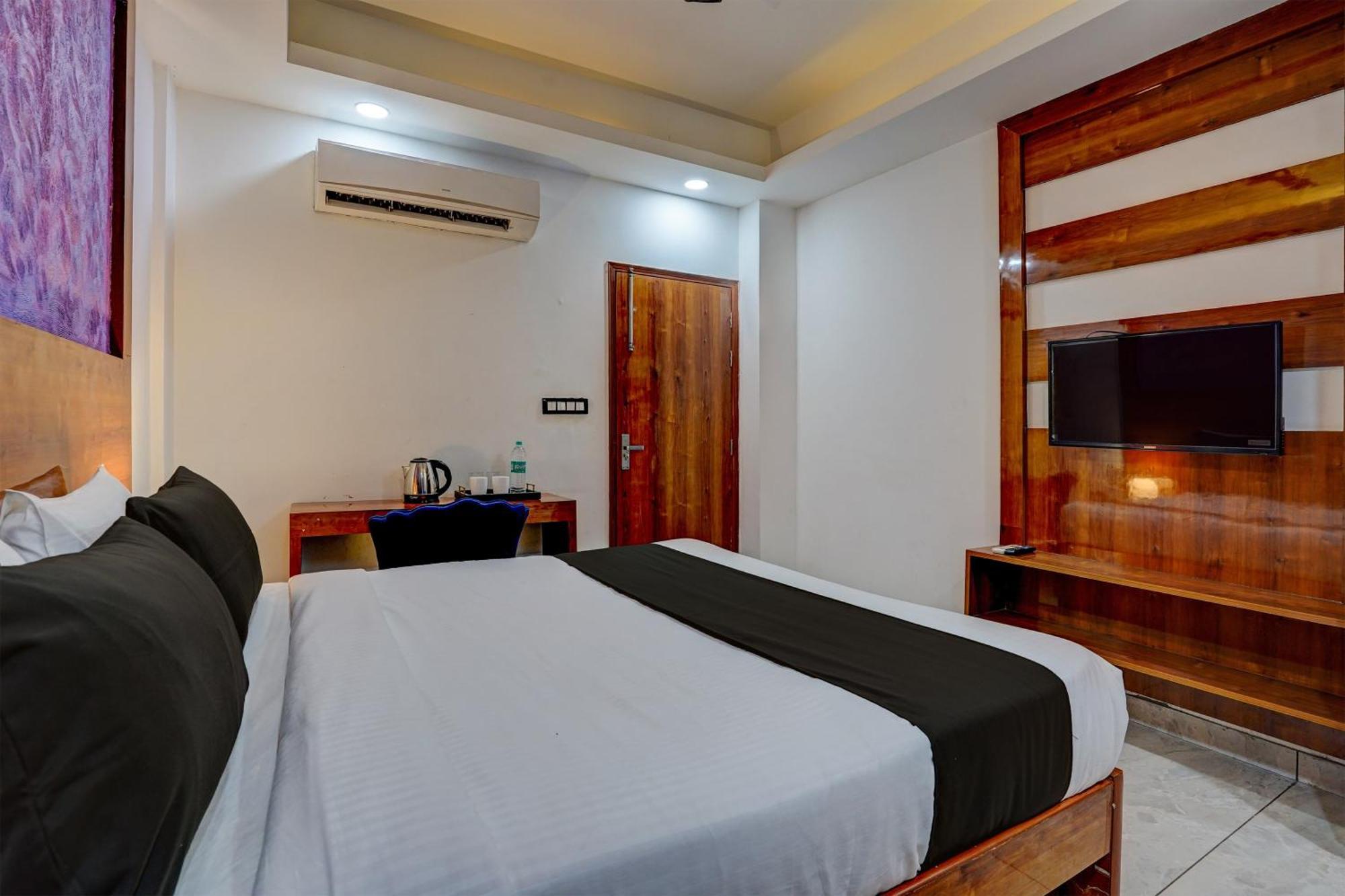 Hotel Hight Krone A Family Hotel Near Igi Airport Delhi Νέο Δελχί Εξωτερικό φωτογραφία