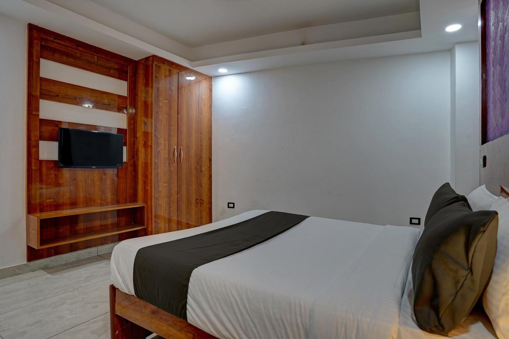 Hotel Hight Krone A Family Hotel Near Igi Airport Delhi Νέο Δελχί Εξωτερικό φωτογραφία
