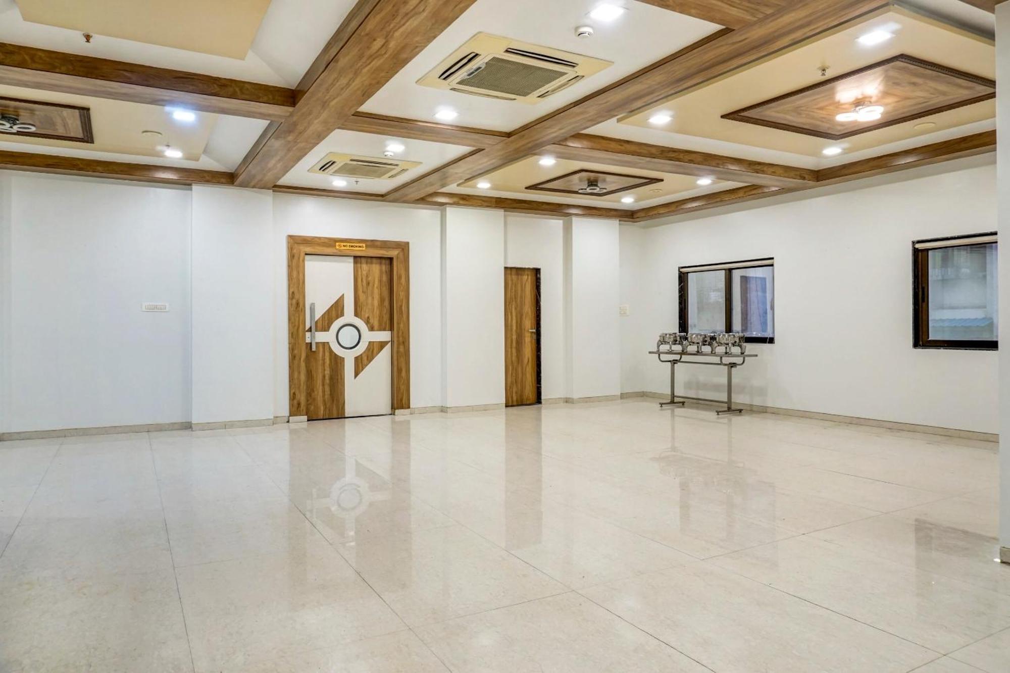 Hotel Hight Krone A Family Hotel Near Igi Airport Delhi Νέο Δελχί Εξωτερικό φωτογραφία